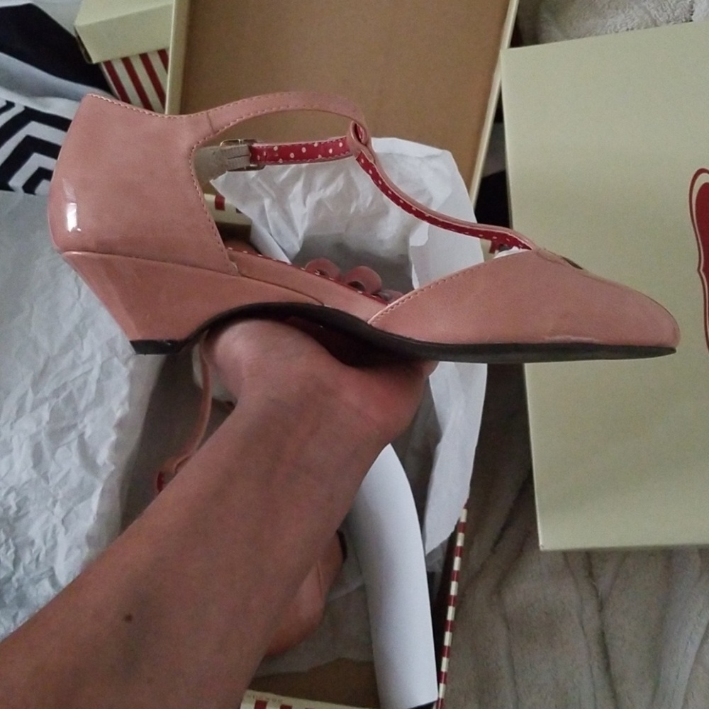 B.A.I.T Footwear - Picture 3 of 3